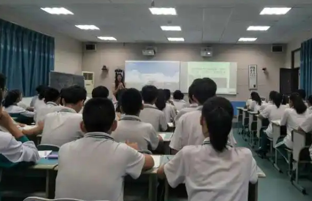 家长与周边居民暴露出教育规划与城市发展顶层设计衔接的短板 家长与周边居民暴露出教育规划与城市发展顶层设计衔接的短板