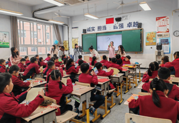 高效个性化的服务为校园办学思路清晰办理精密特征鲜明